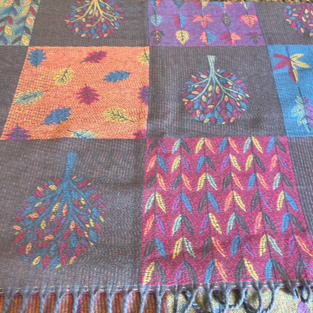 Colorful Leaf Patterned Scarf - Picture 2 of 4